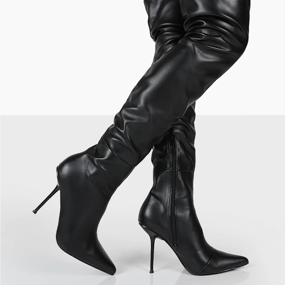 THIGH HIGH LEATHER BOOTS
